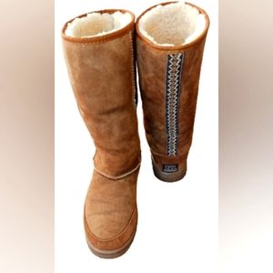 Authentic UGG Australia Tall Tasman Braid. Rare/Vintage. Twin faced sheepskin.